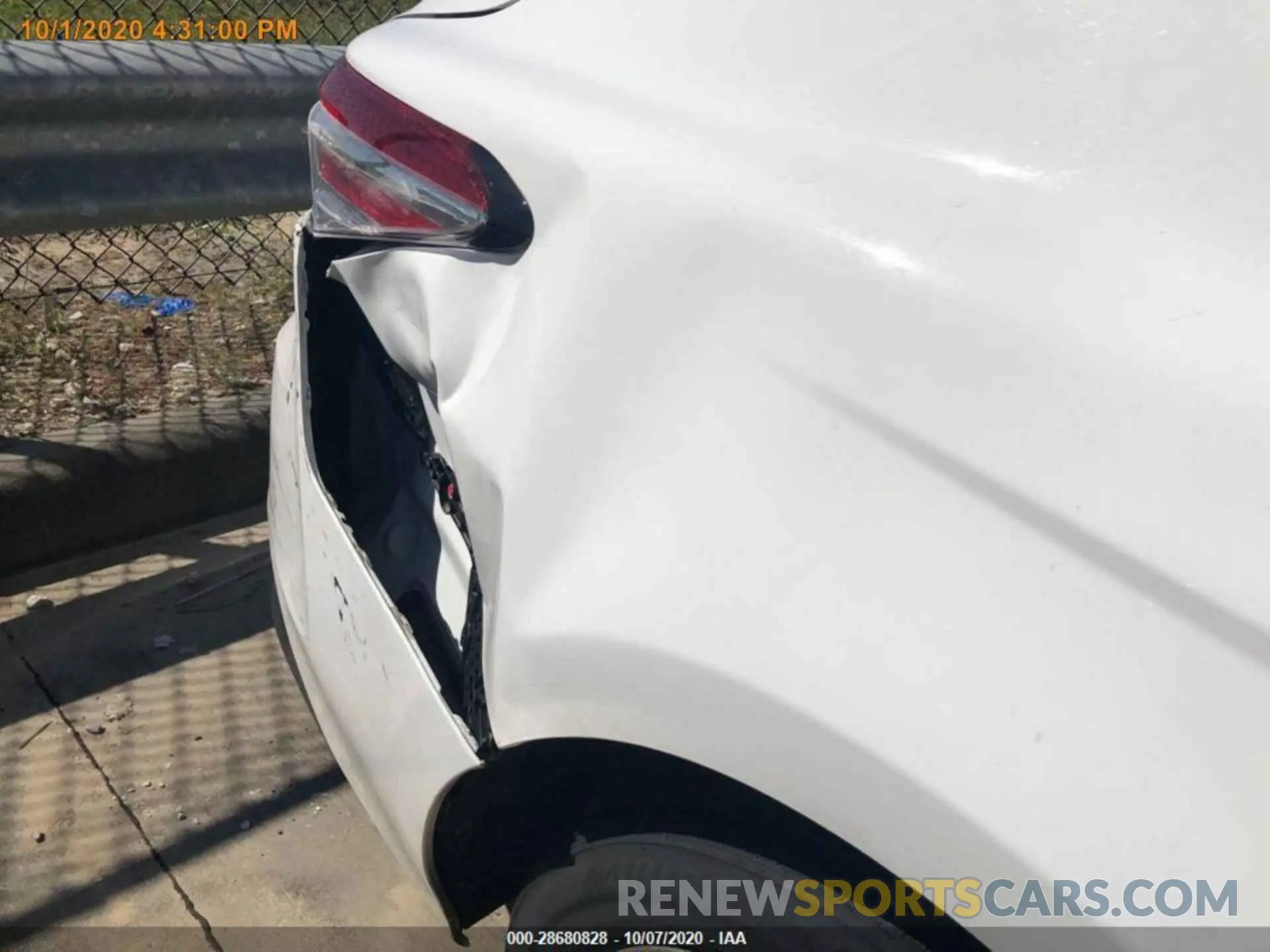 15 Photograph of a damaged car 4T1C11AK9LU927507 TOYOTA CAMRY 2020