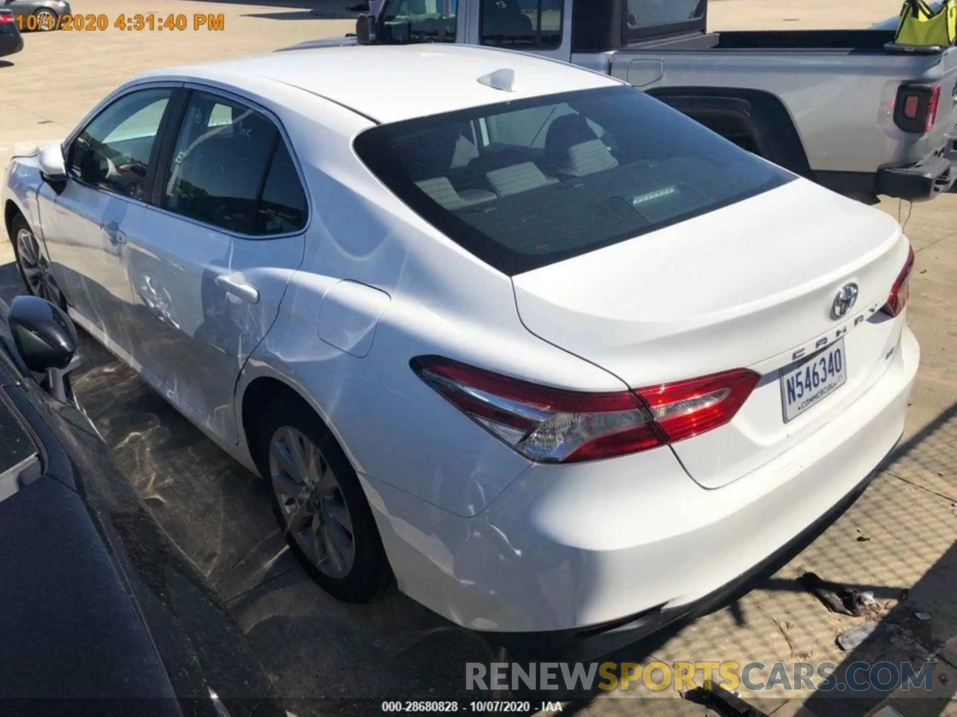 16 Photograph of a damaged car 4T1C11AK9LU927507 TOYOTA CAMRY 2020