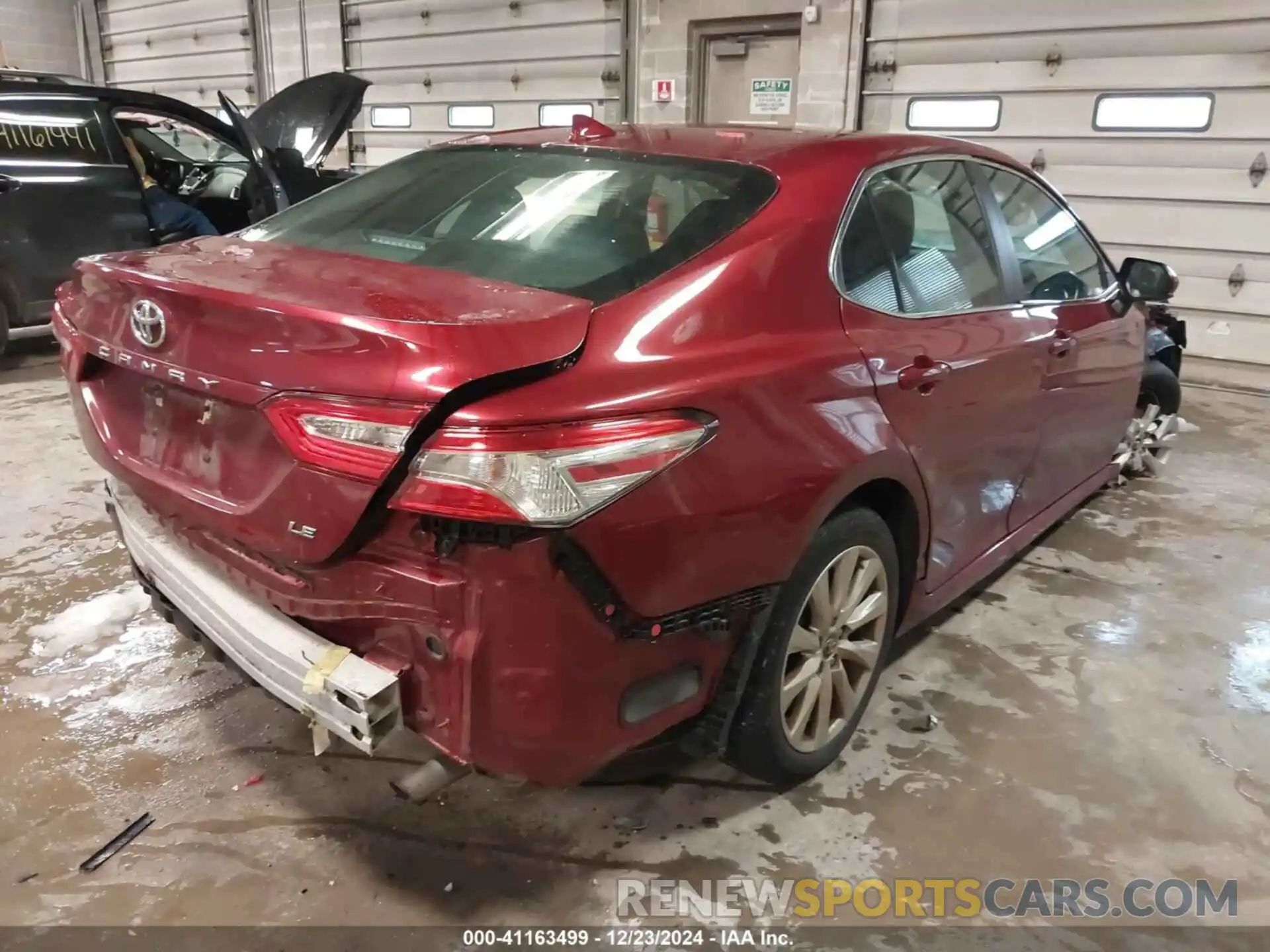 4 Photograph of a damaged car 4T1C11AK9LU930732 TOYOTA CAMRY 2020