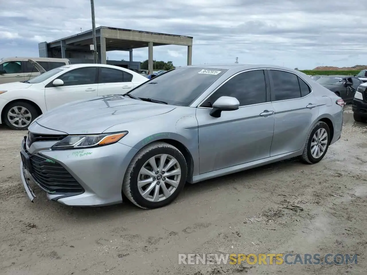 1 Photograph of a damaged car 4T1C11AK9LU931072 TOYOTA CAMRY 2020