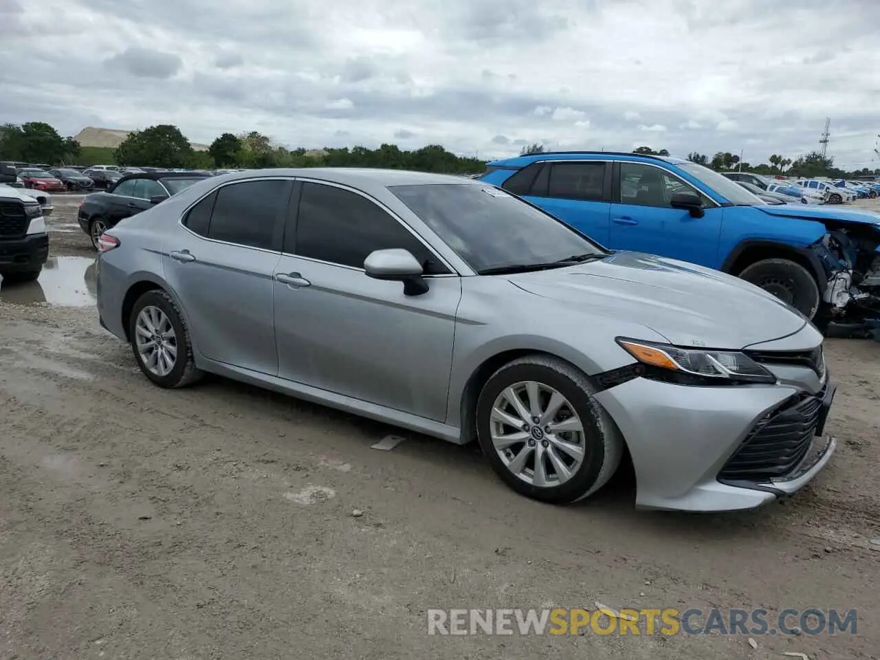 4 Photograph of a damaged car 4T1C11AK9LU931072 TOYOTA CAMRY 2020