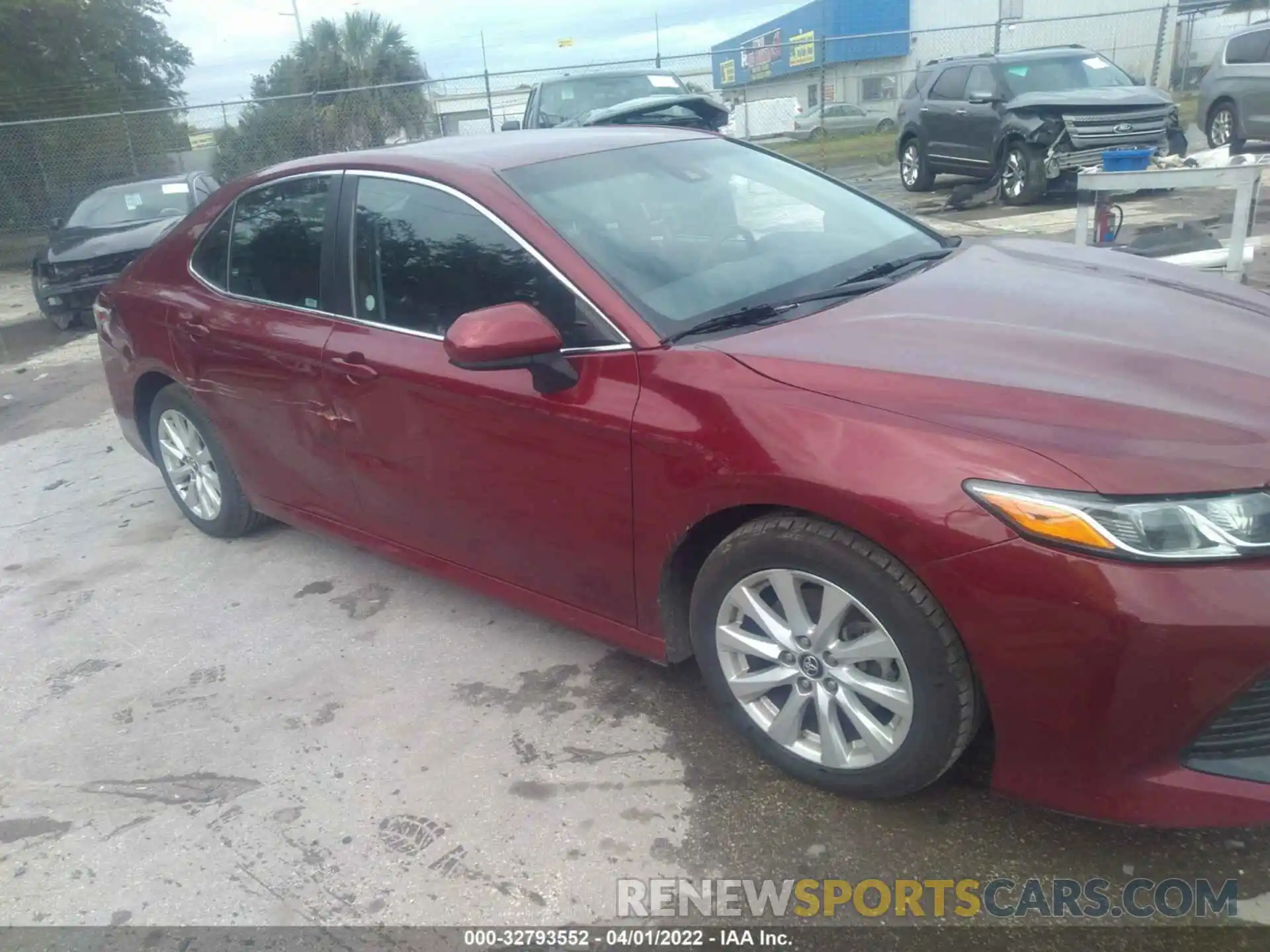 6 Photograph of a damaged car 4T1C11AK9LU932142 TOYOTA CAMRY 2020