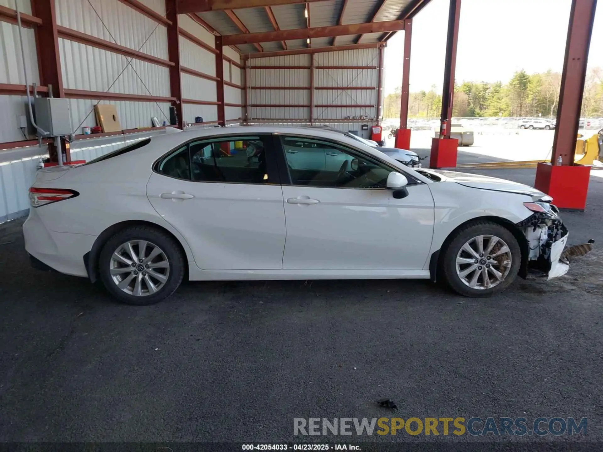 13 Photograph of a damaged car 4T1C11AK9LU935025 TOYOTA CAMRY 2020
