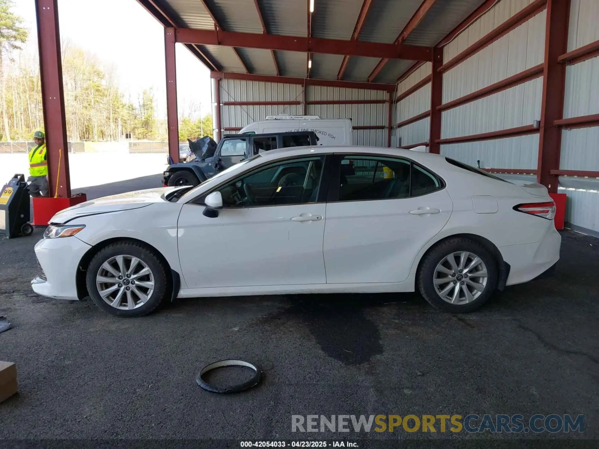 14 Photograph of a damaged car 4T1C11AK9LU935025 TOYOTA CAMRY 2020