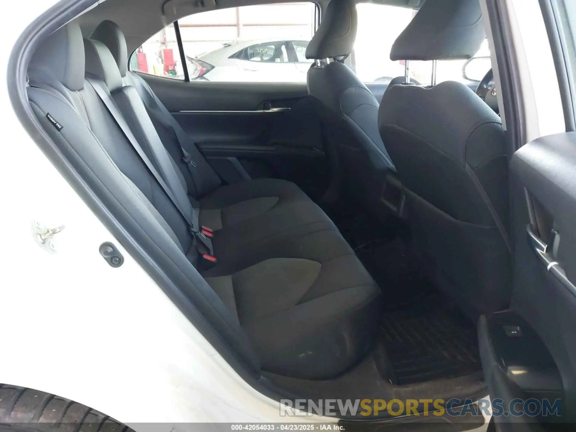 8 Photograph of a damaged car 4T1C11AK9LU935025 TOYOTA CAMRY 2020