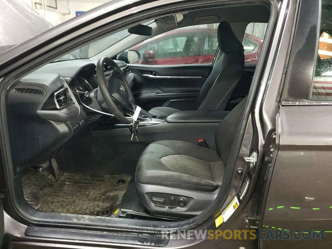 7 Photograph of a damaged car 4T1C11AK9LU939110 TOYOTA CAMRY 2020