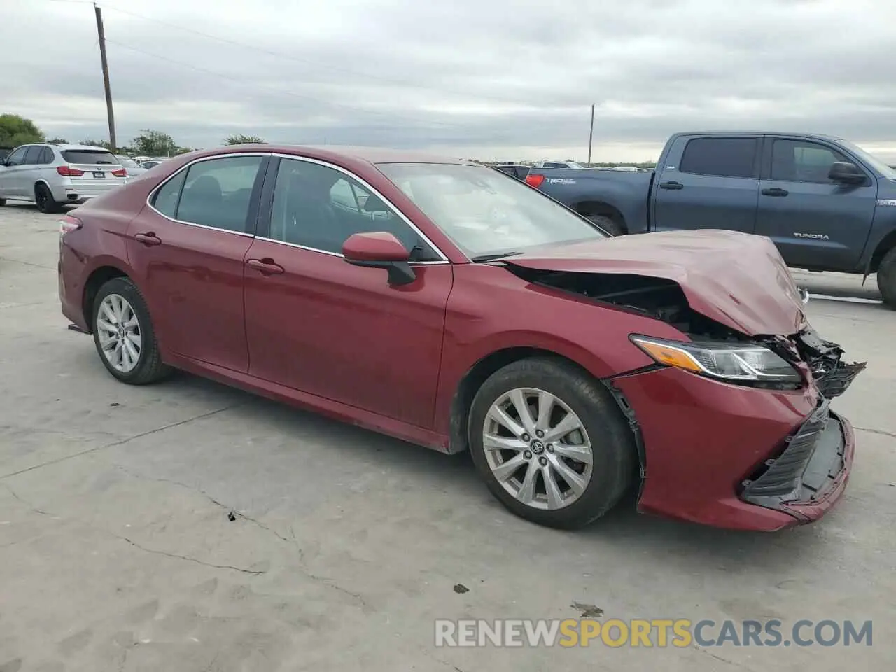 4 Photograph of a damaged car 4T1C11AK9LU942654 TOYOTA CAMRY 2020