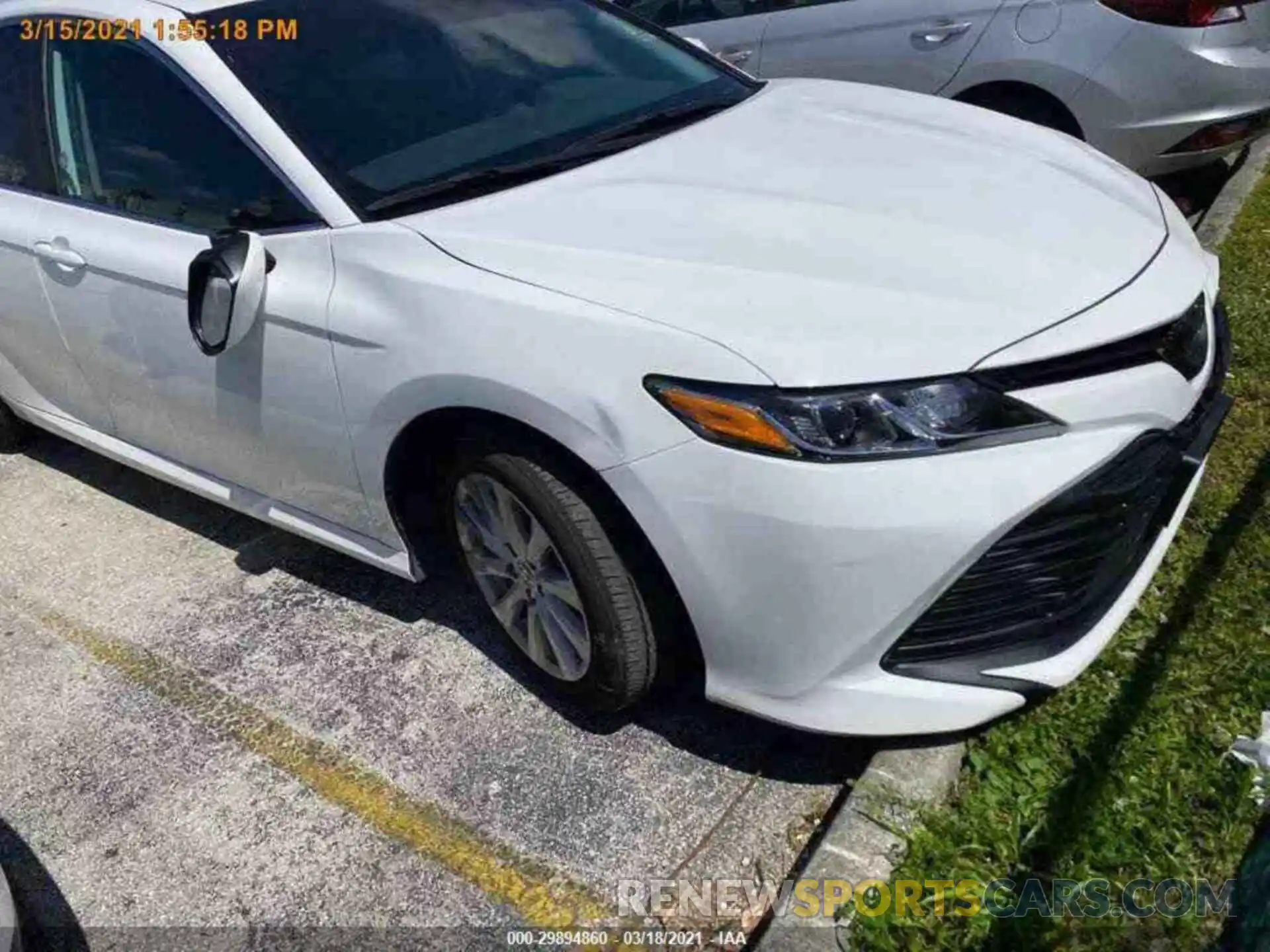 17 Photograph of a damaged car 4T1C11AK9LU949880 TOYOTA CAMRY 2020