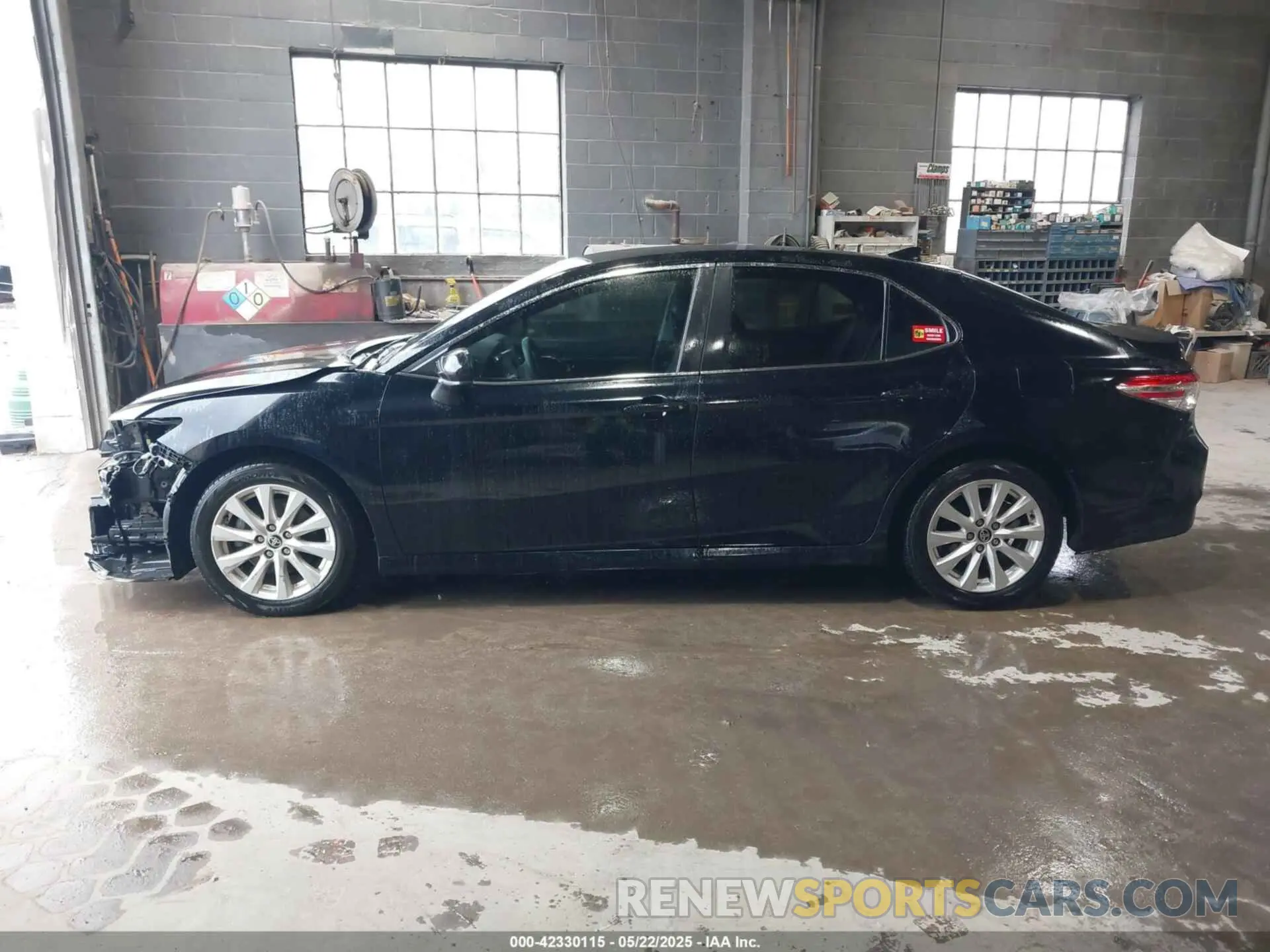 14 Photograph of a damaged car 4T1C11AK9LU960880 TOYOTA CAMRY 2020