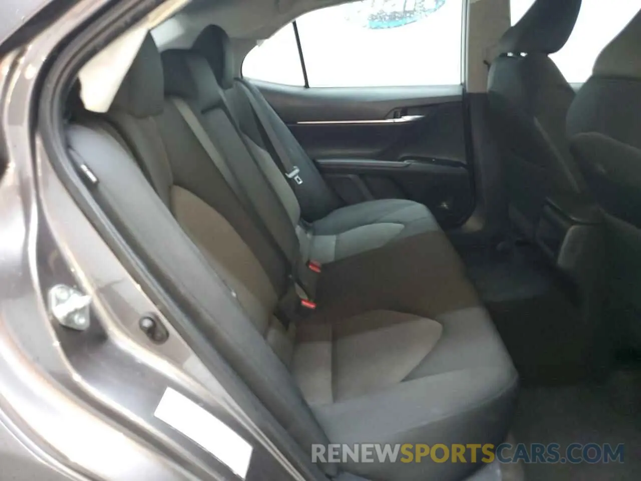 10 Photograph of a damaged car 4T1C11AK9LU968476 TOYOTA CAMRY 2020