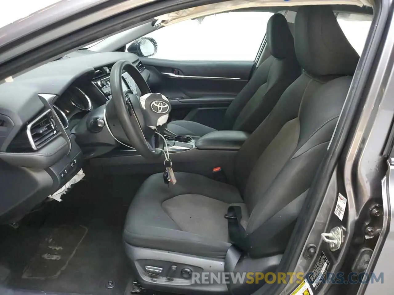 7 Photograph of a damaged car 4T1C11AK9LU968476 TOYOTA CAMRY 2020