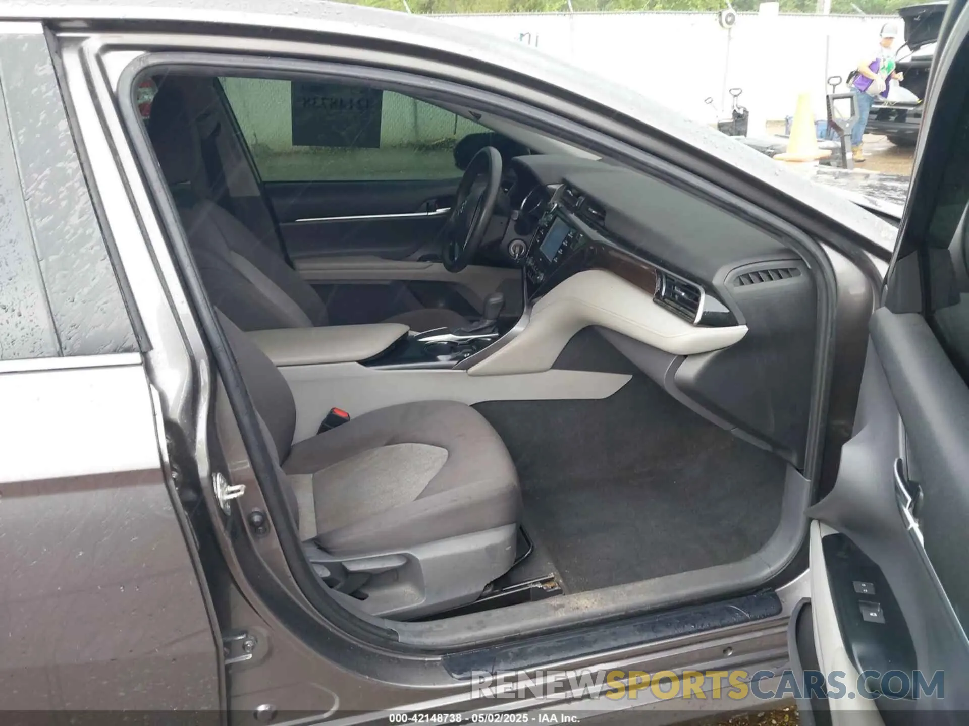 5 Photograph of a damaged car 4T1C11AK9LU980000 TOYOTA CAMRY 2020