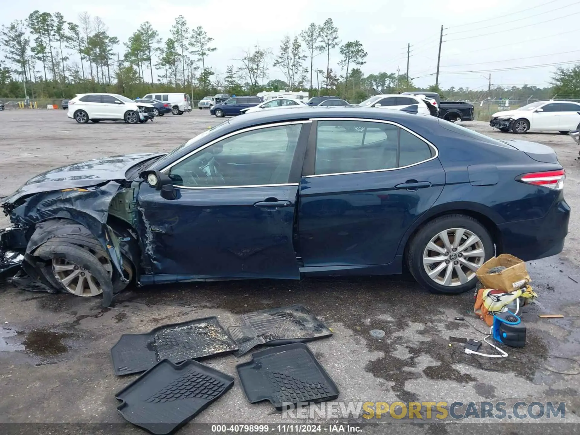 14 Photograph of a damaged car 4T1C11AK9LU985116 TOYOTA CAMRY 2020