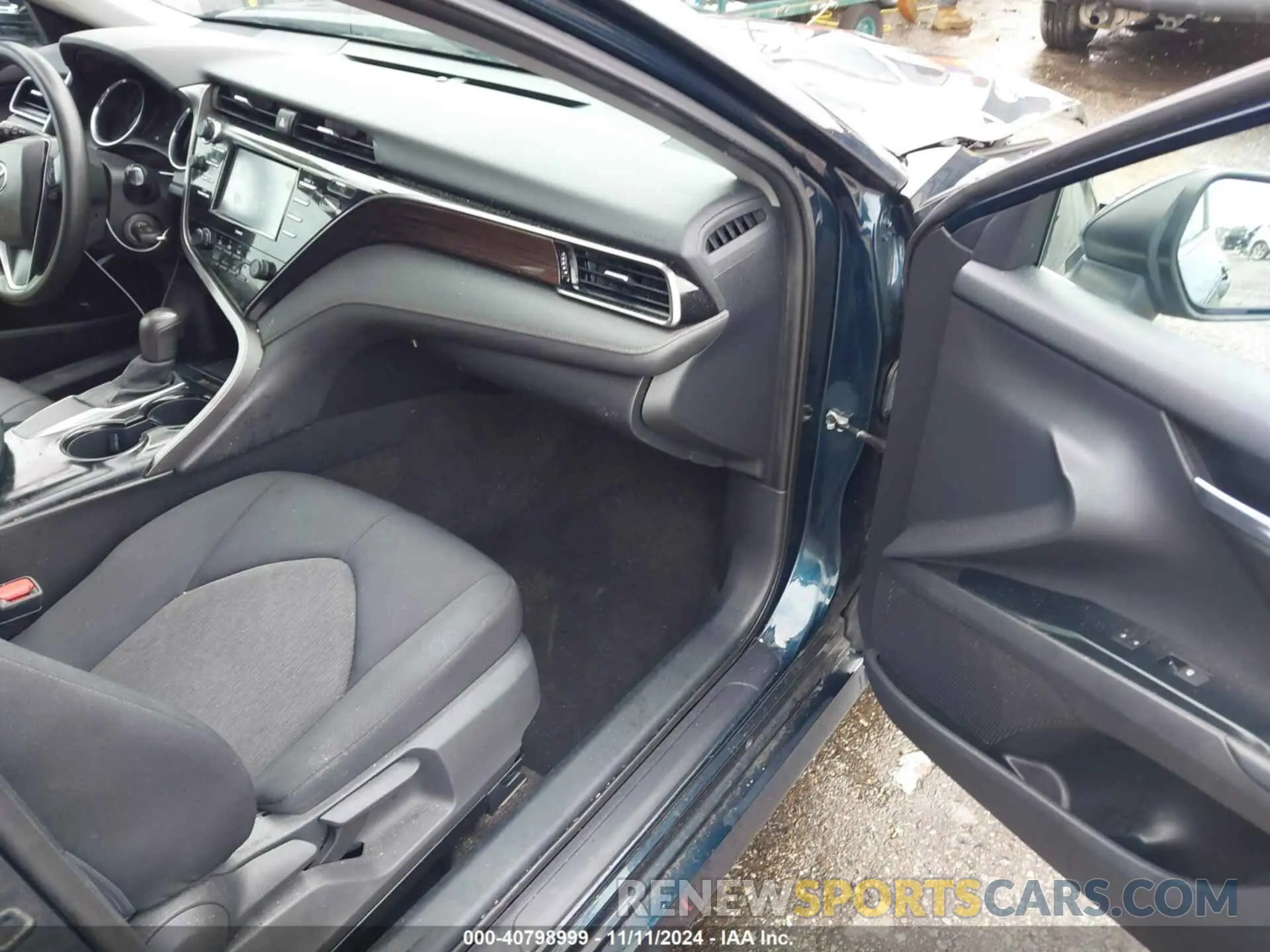 5 Photograph of a damaged car 4T1C11AK9LU985116 TOYOTA CAMRY 2020
