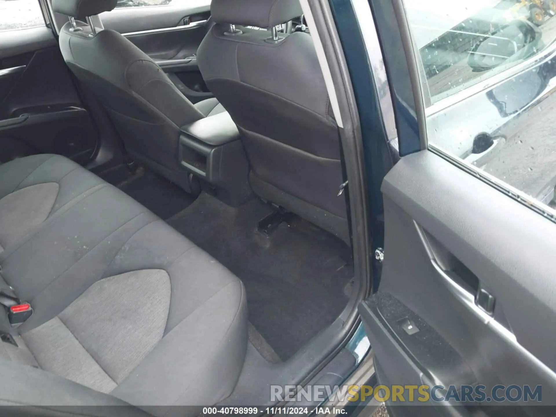 8 Photograph of a damaged car 4T1C11AK9LU985116 TOYOTA CAMRY 2020