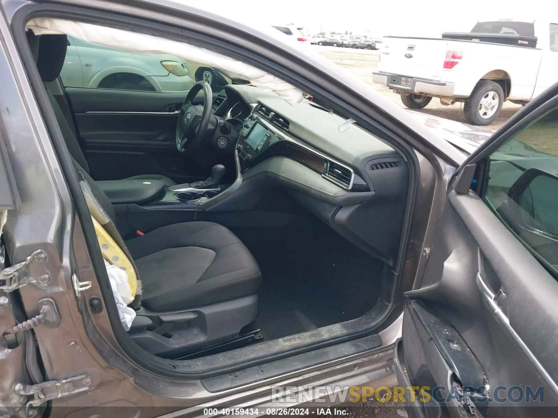 5 Photograph of a damaged car 4T1C11AK9LU988548 TOYOTA CAMRY 2020