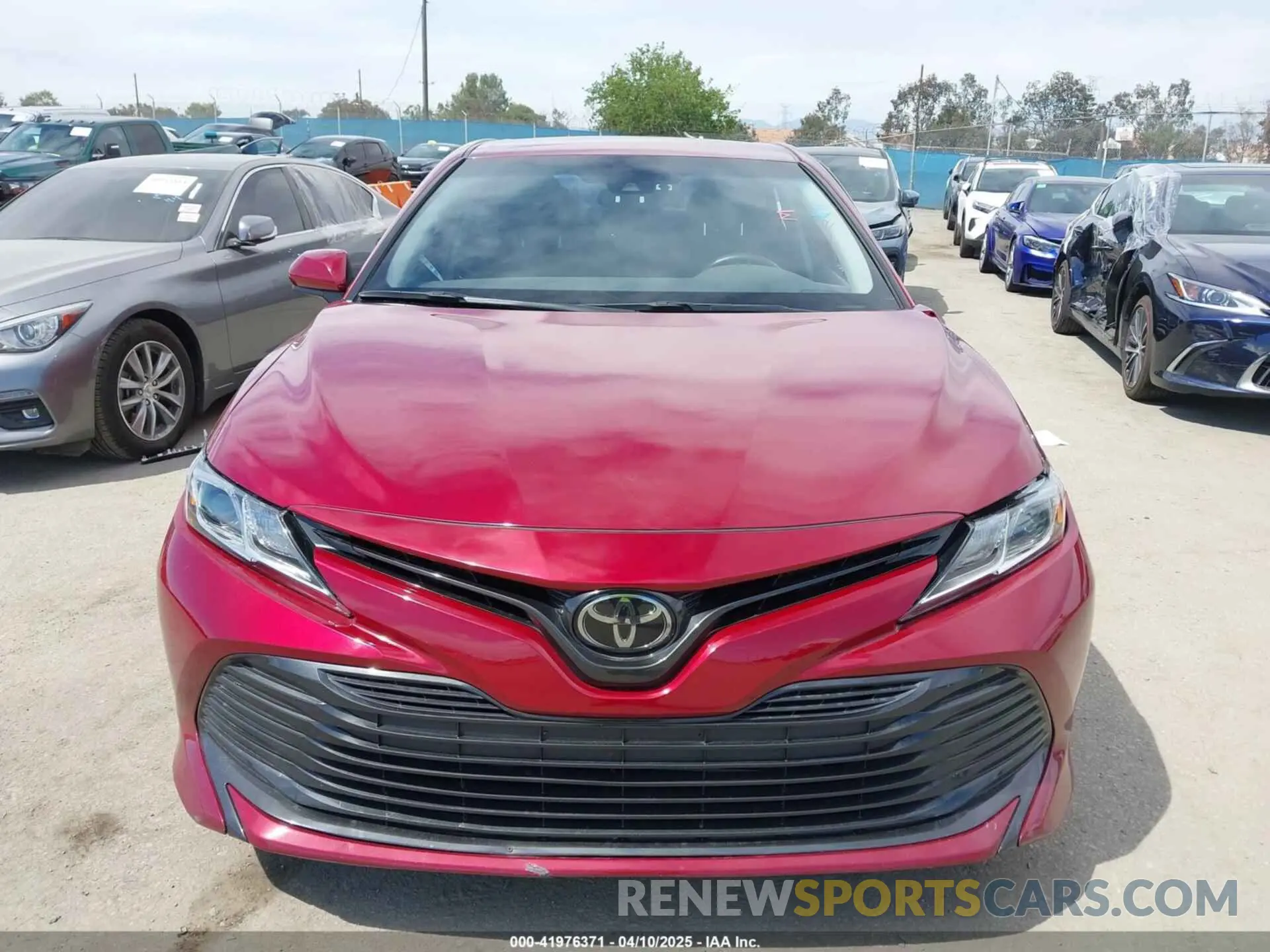 12 Photograph of a damaged car 4T1C11AK9LU991305 TOYOTA CAMRY 2020