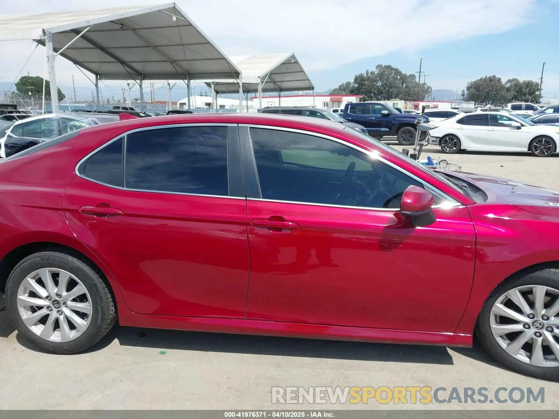 13 Photograph of a damaged car 4T1C11AK9LU991305 TOYOTA CAMRY 2020
