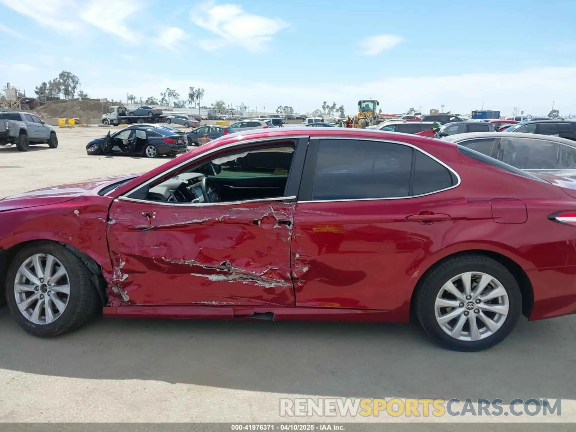 14 Photograph of a damaged car 4T1C11AK9LU991305 TOYOTA CAMRY 2020