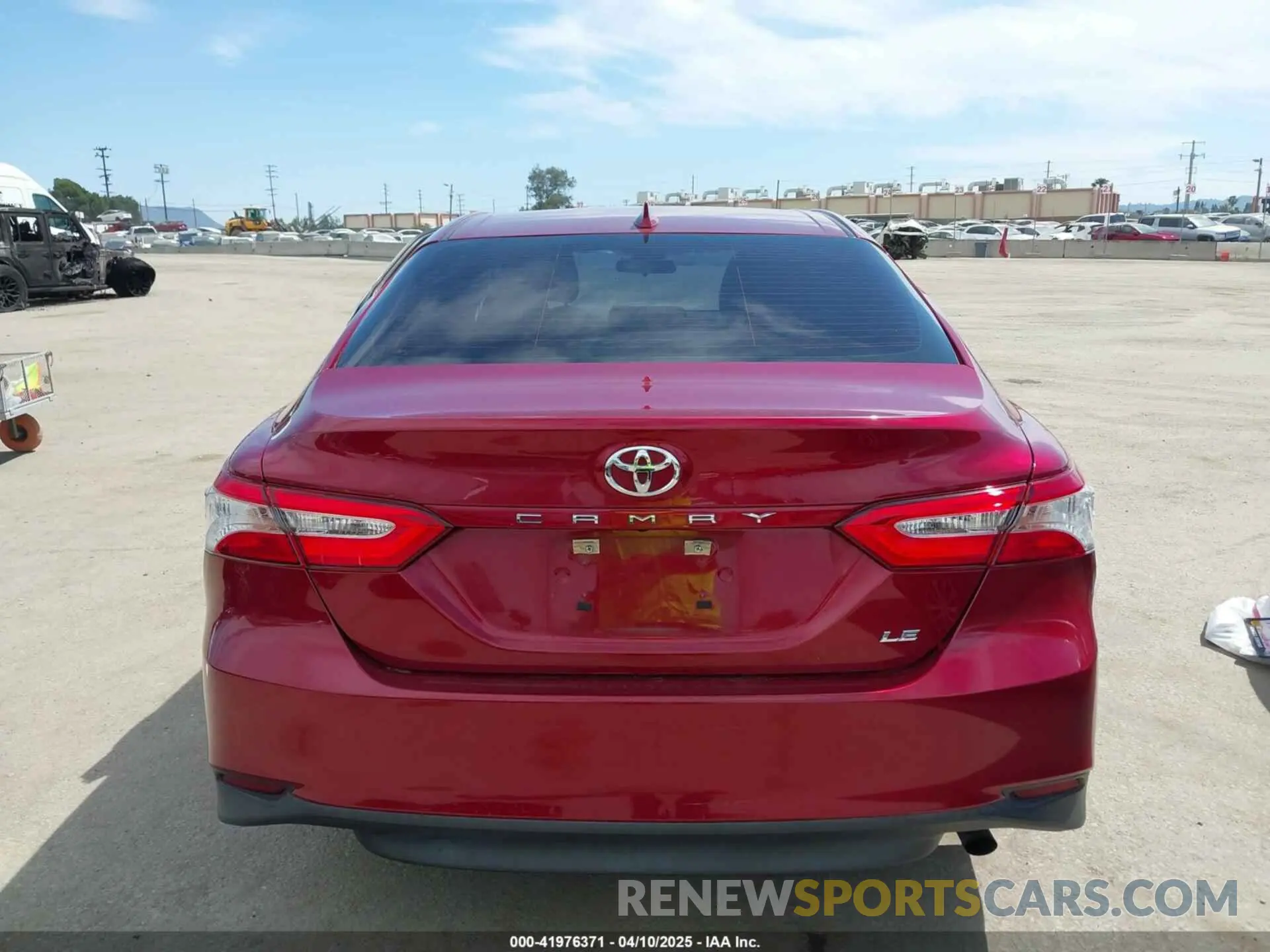 16 Photograph of a damaged car 4T1C11AK9LU991305 TOYOTA CAMRY 2020