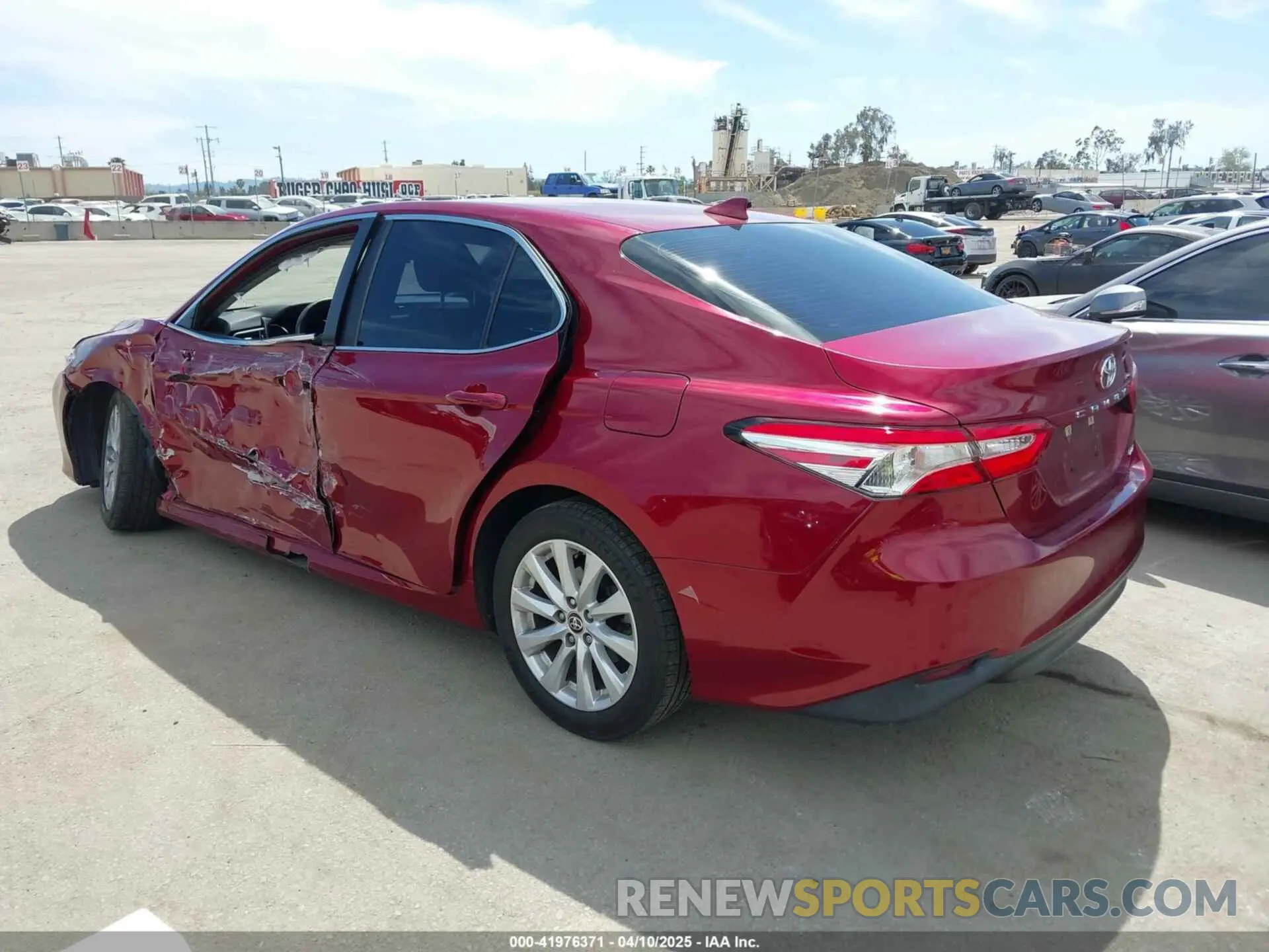 3 Photograph of a damaged car 4T1C11AK9LU991305 TOYOTA CAMRY 2020