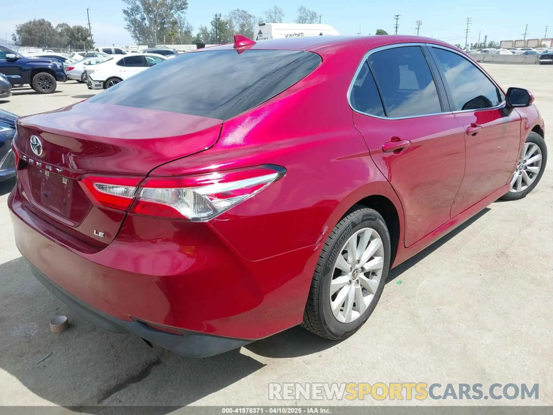 4 Photograph of a damaged car 4T1C11AK9LU991305 TOYOTA CAMRY 2020