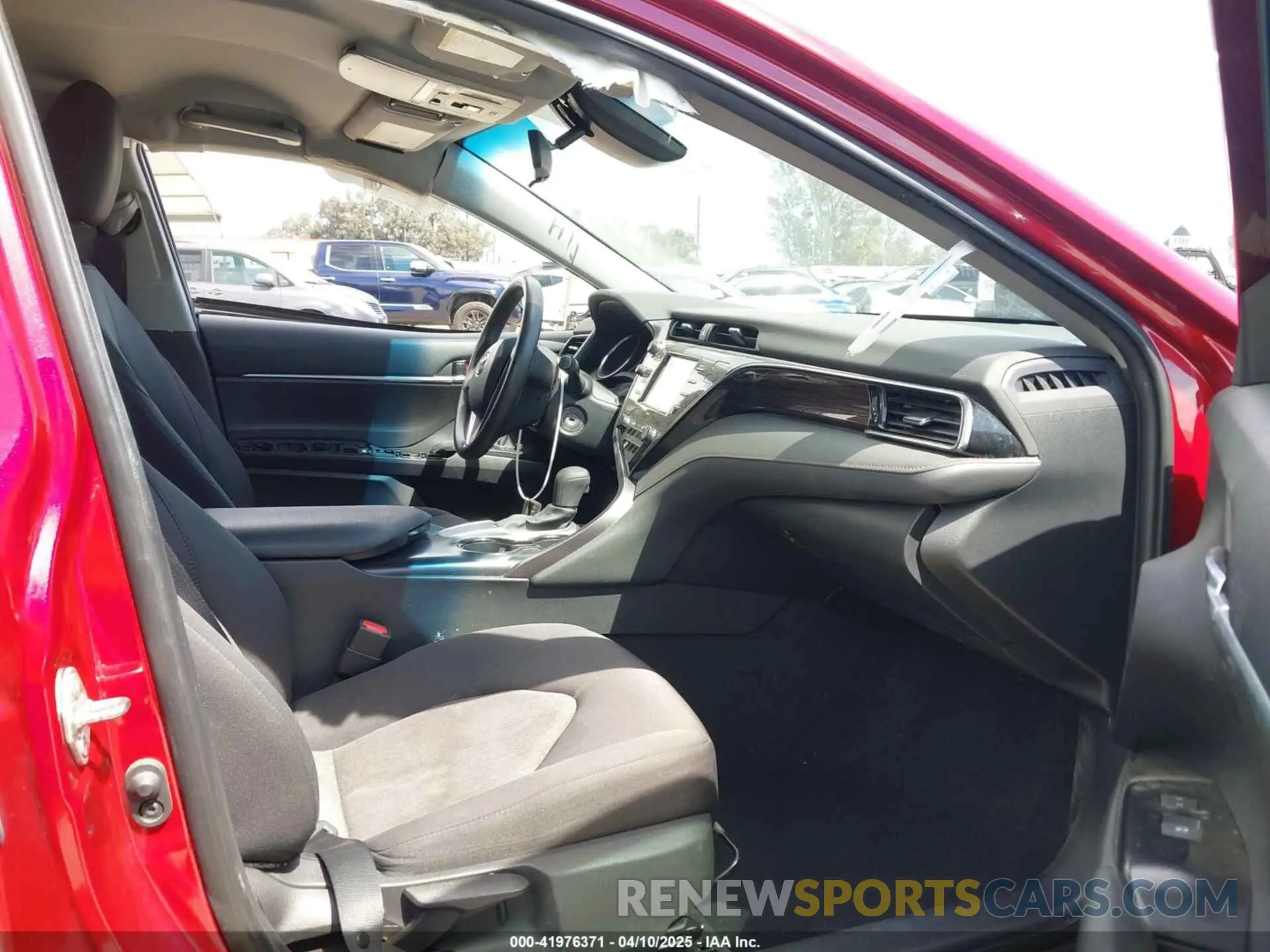 5 Photograph of a damaged car 4T1C11AK9LU991305 TOYOTA CAMRY 2020