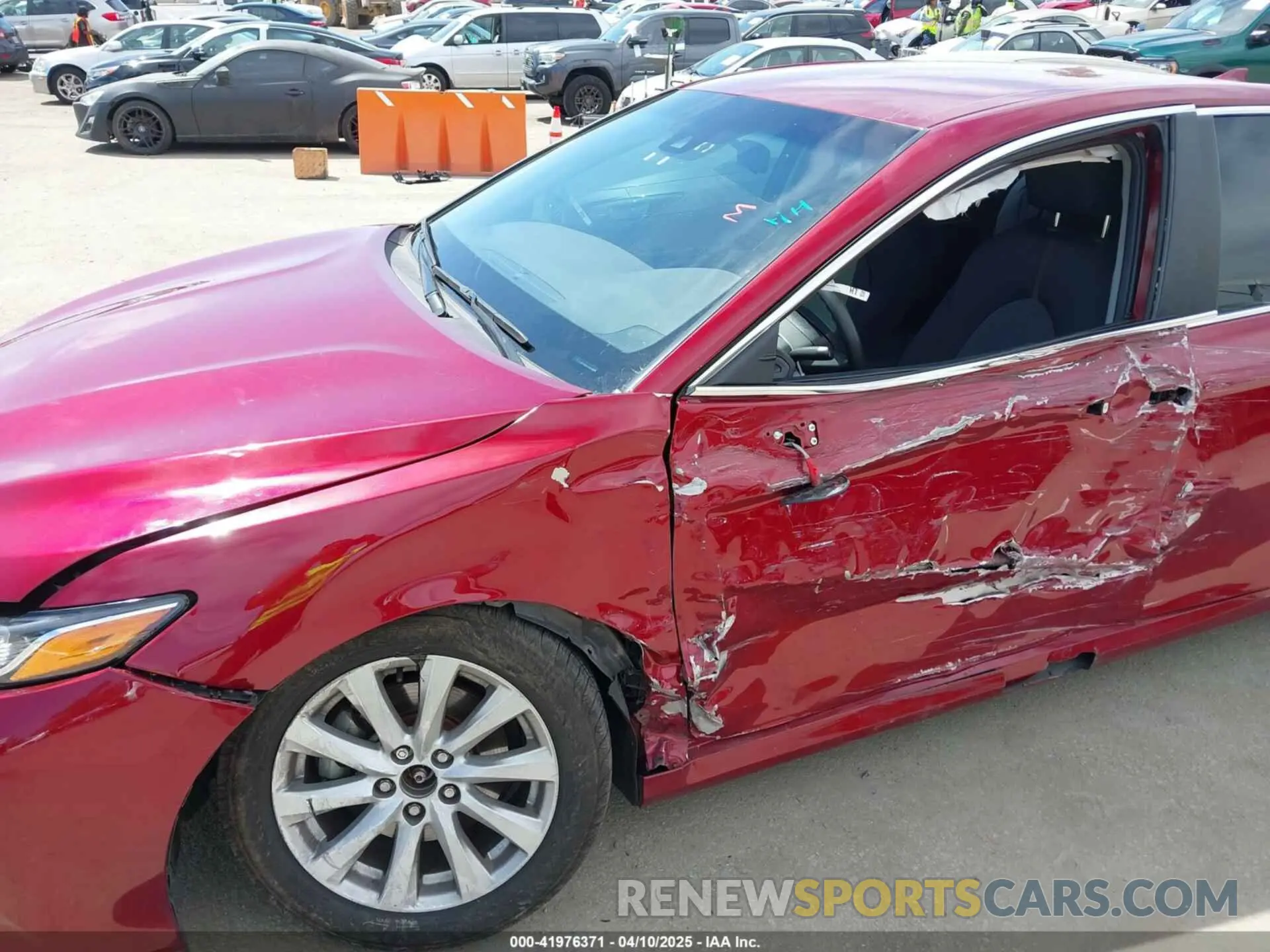 6 Photograph of a damaged car 4T1C11AK9LU991305 TOYOTA CAMRY 2020