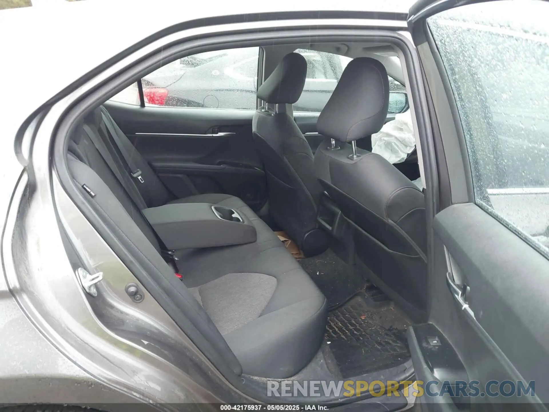 8 Photograph of a damaged car 4T1C11AK9LU996830 TOYOTA CAMRY 2020