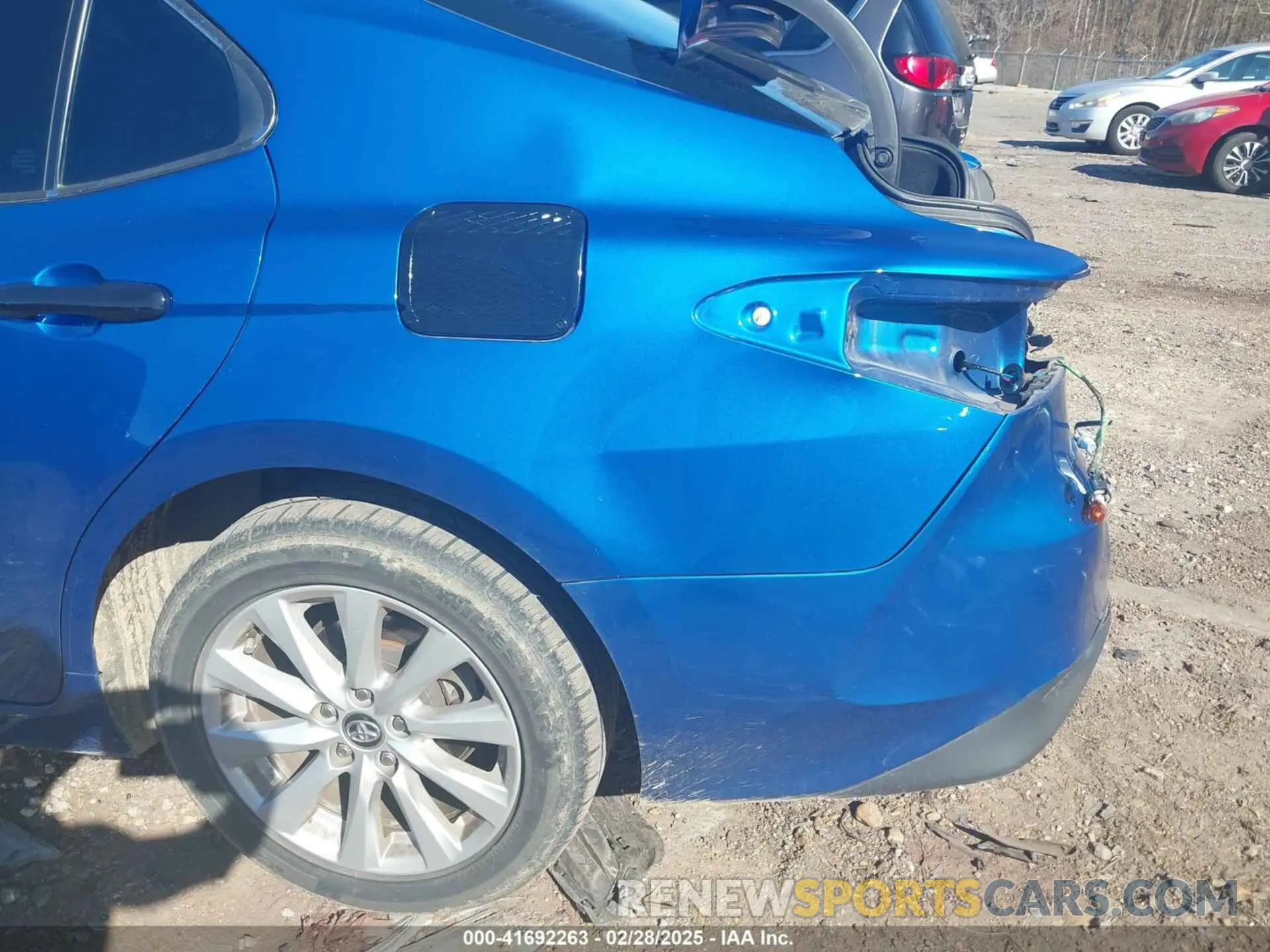 18 Photograph of a damaged car 4T1C11AKXLU335355 TOYOTA CAMRY 2020