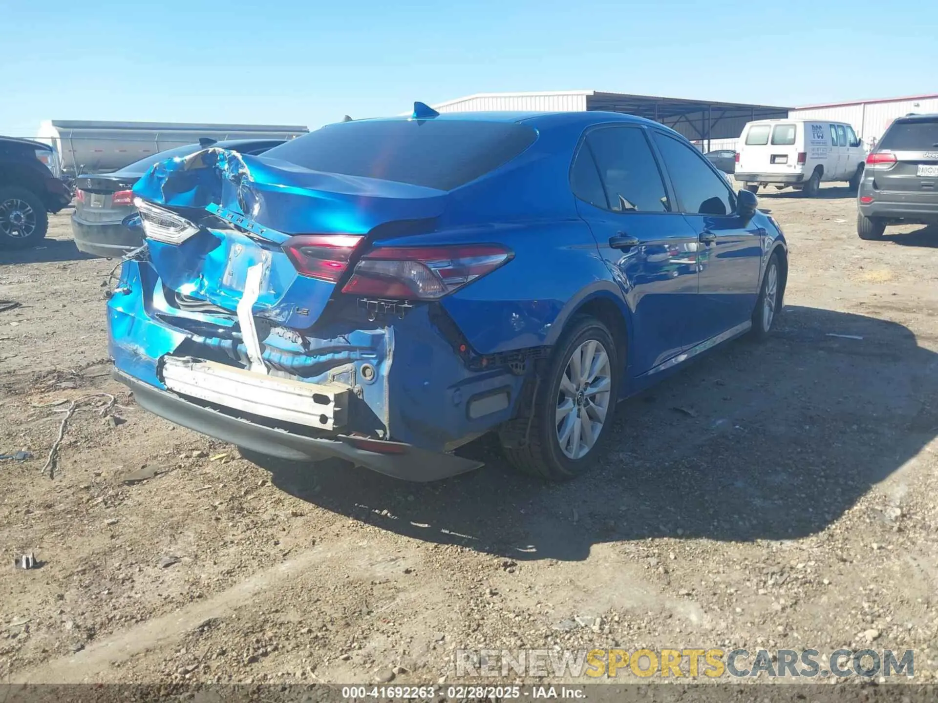 4 Photograph of a damaged car 4T1C11AKXLU335355 TOYOTA CAMRY 2020