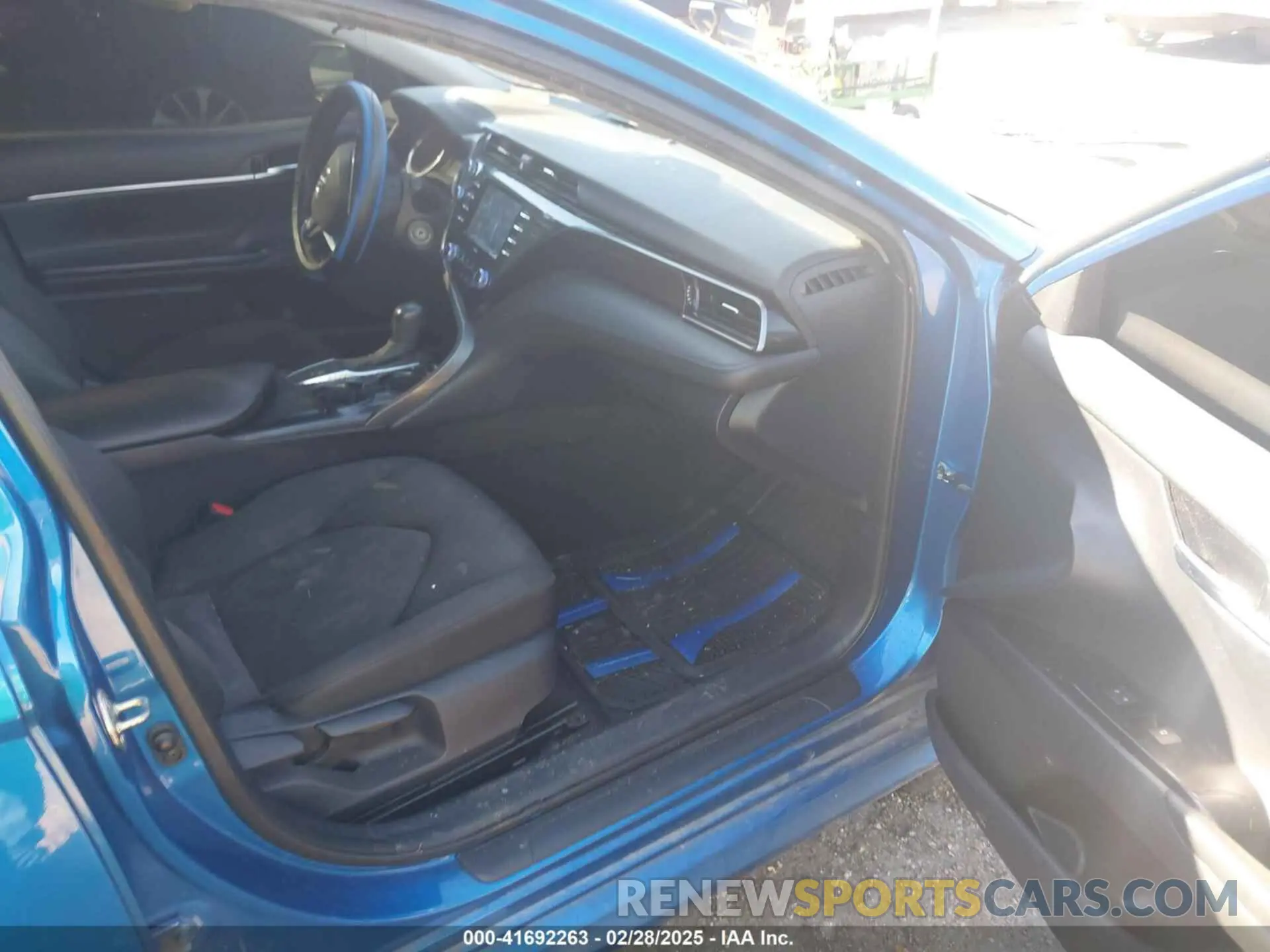 5 Photograph of a damaged car 4T1C11AKXLU335355 TOYOTA CAMRY 2020