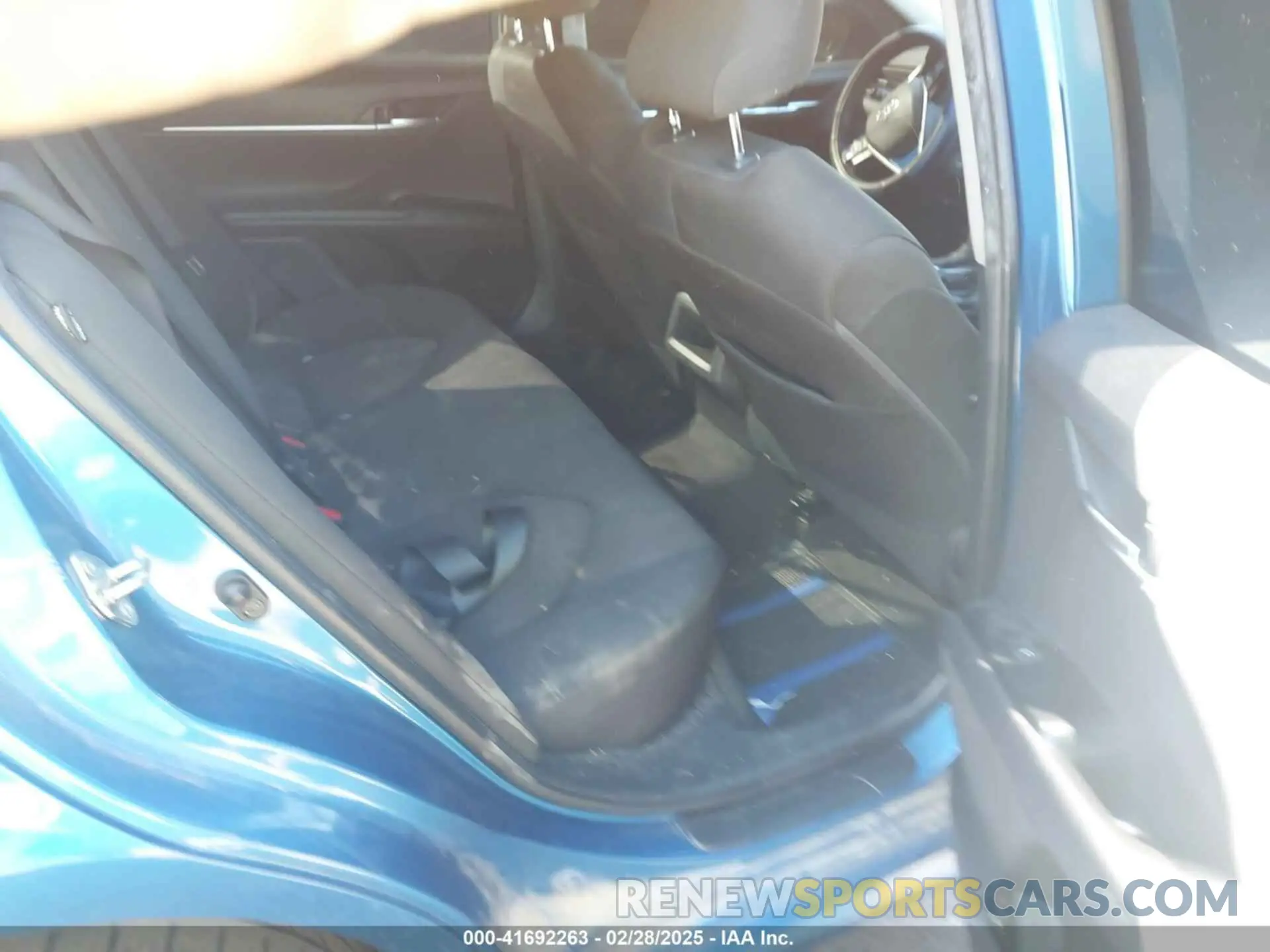 8 Photograph of a damaged car 4T1C11AKXLU335355 TOYOTA CAMRY 2020