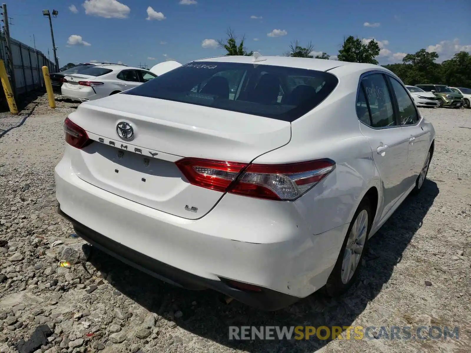 4 Photograph of a damaged car 4T1C11AKXLU342564 TOYOTA CAMRY 2020