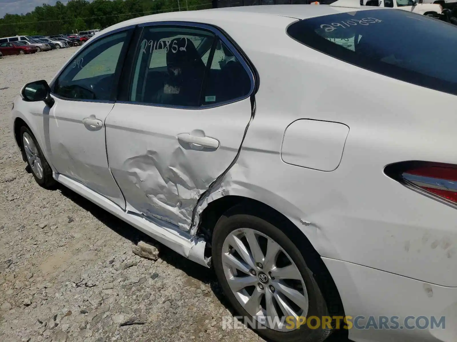 9 Photograph of a damaged car 4T1C11AKXLU342564 TOYOTA CAMRY 2020