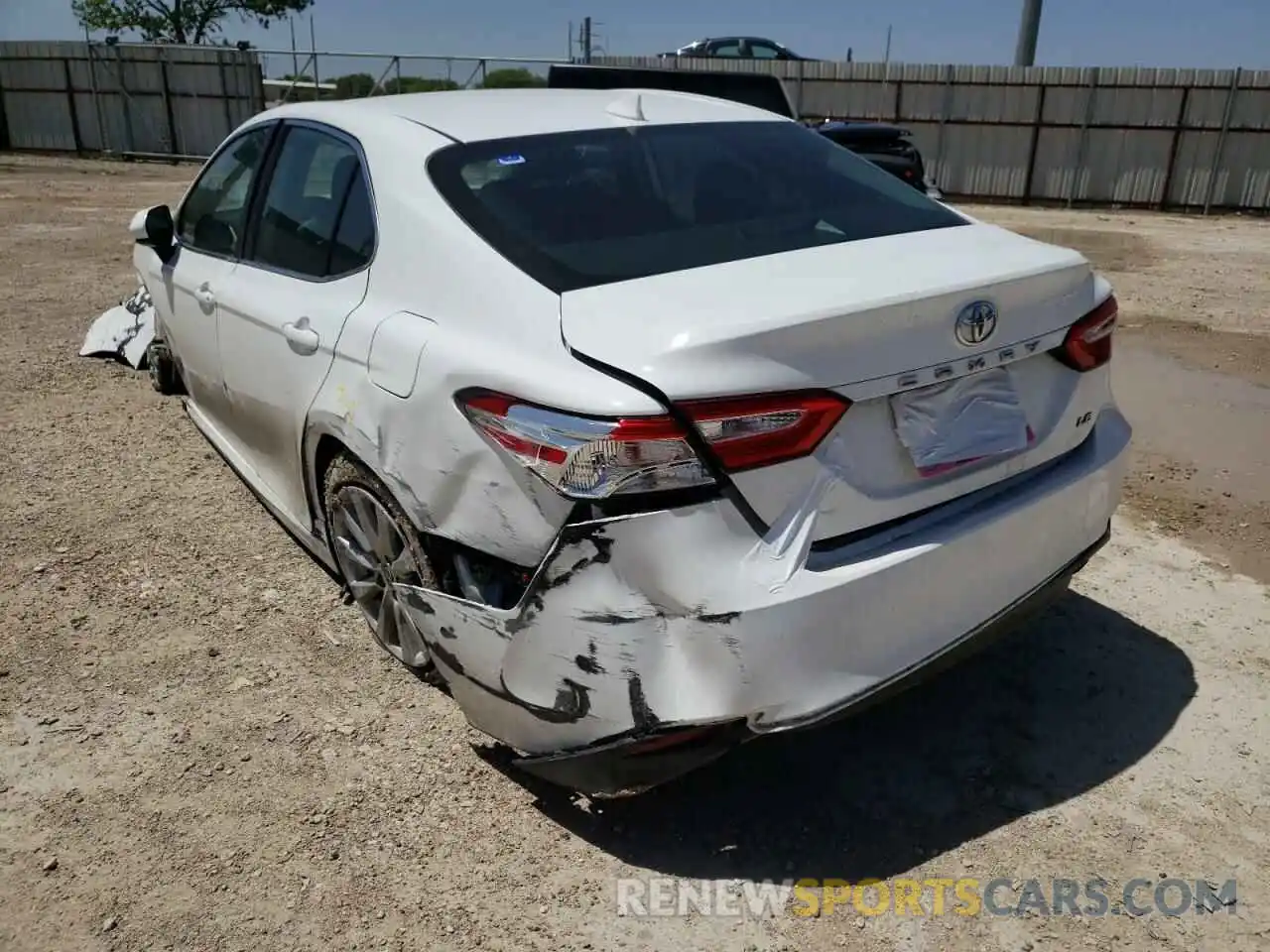 3 Photograph of a damaged car 4T1C11AKXLU368601 TOYOTA CAMRY 2020