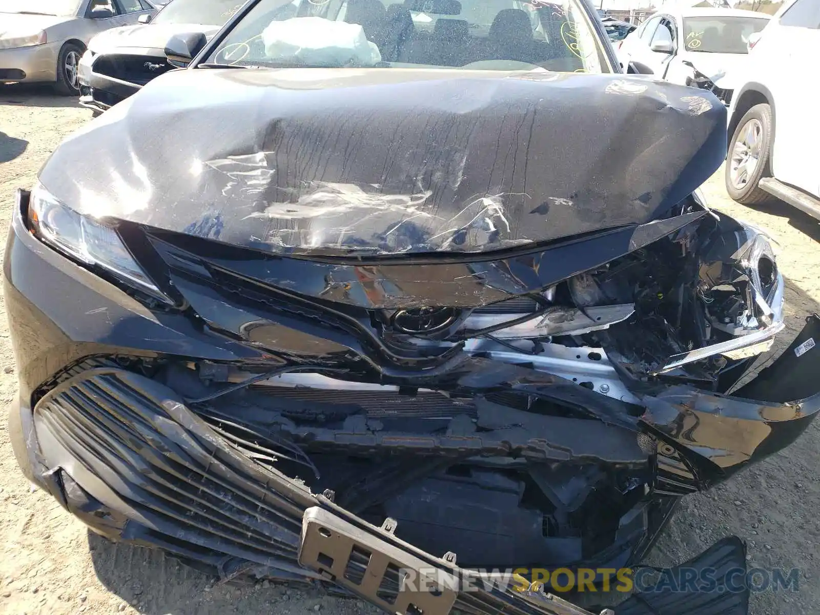 9 Photograph of a damaged car 4T1C11AKXLU370736 TOYOTA CAMRY 2020