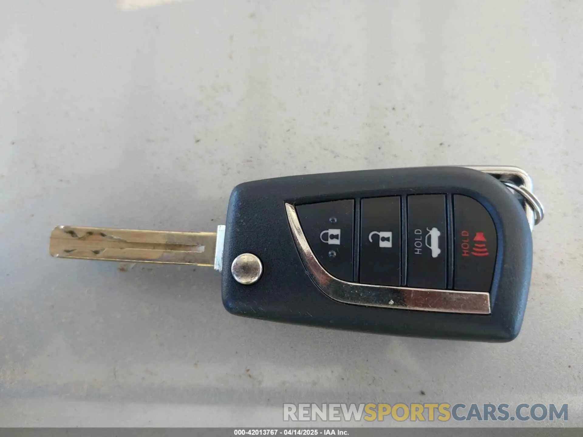 11 Photograph of a damaged car 4T1C11AKXLU381686 TOYOTA CAMRY 2020