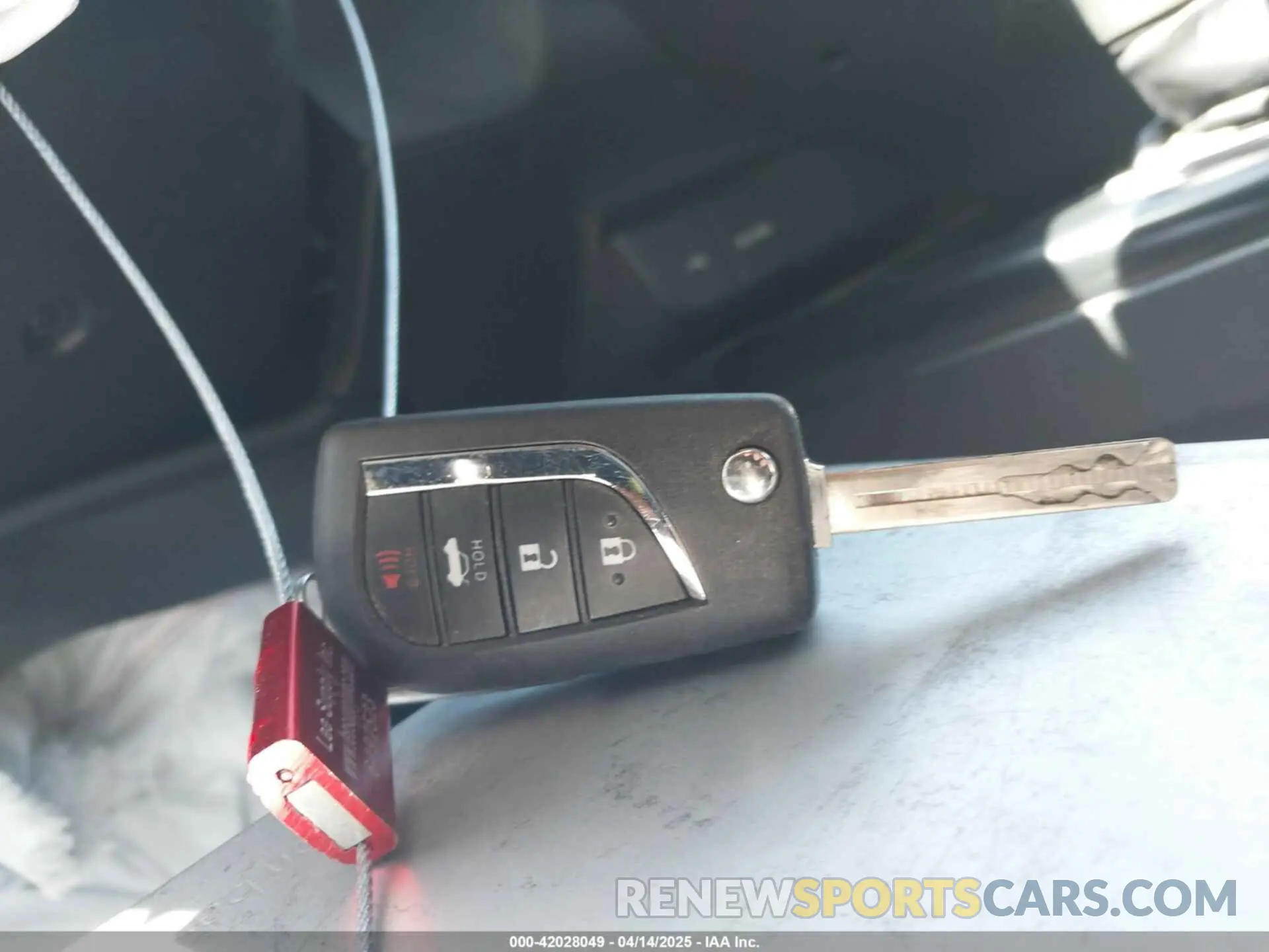 11 Photograph of a damaged car 4T1C11AKXLU863705 TOYOTA CAMRY 2020