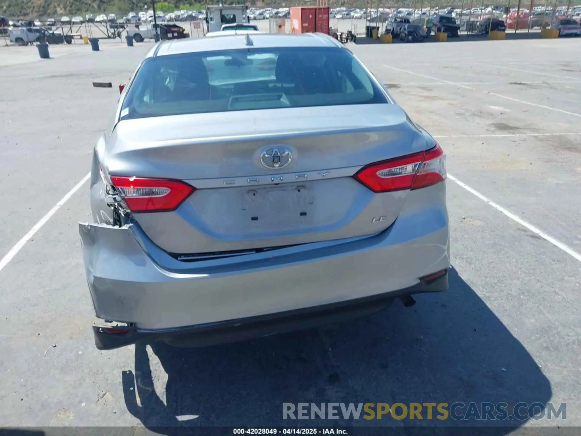 16 Photograph of a damaged car 4T1C11AKXLU863705 TOYOTA CAMRY 2020