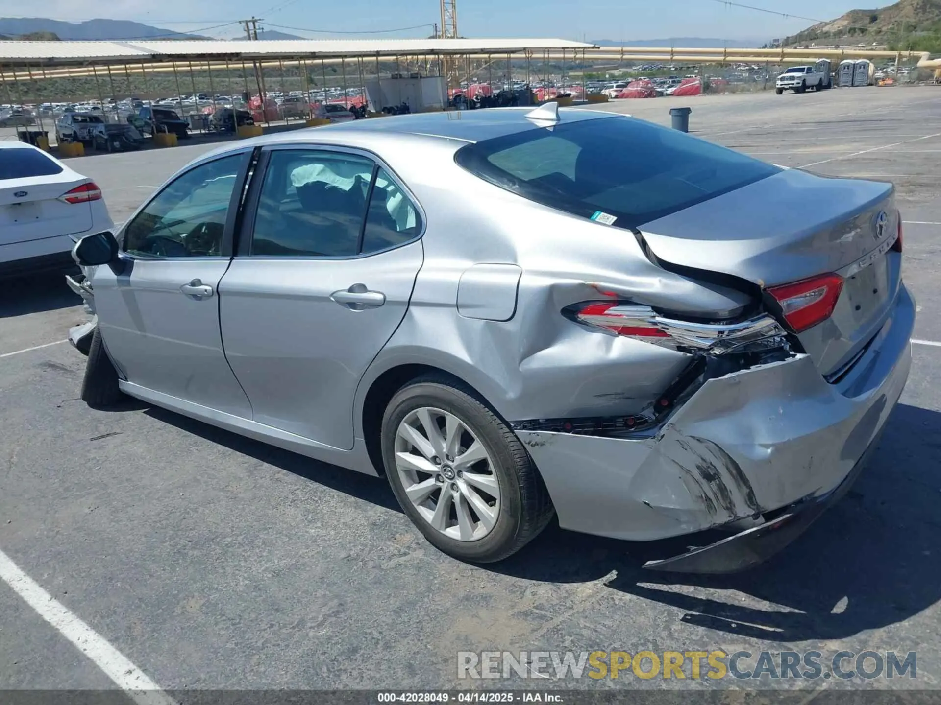 3 Photograph of a damaged car 4T1C11AKXLU863705 TOYOTA CAMRY 2020