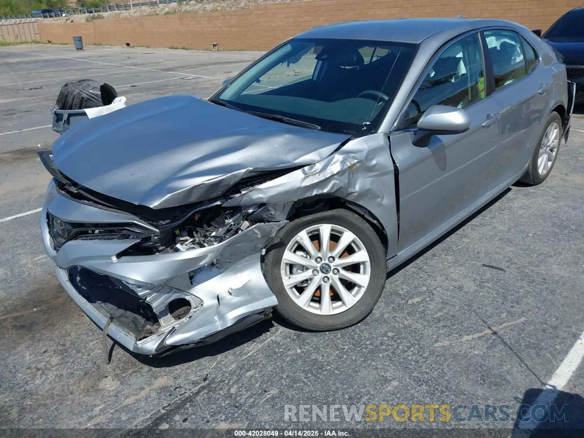 6 Photograph of a damaged car 4T1C11AKXLU863705 TOYOTA CAMRY 2020