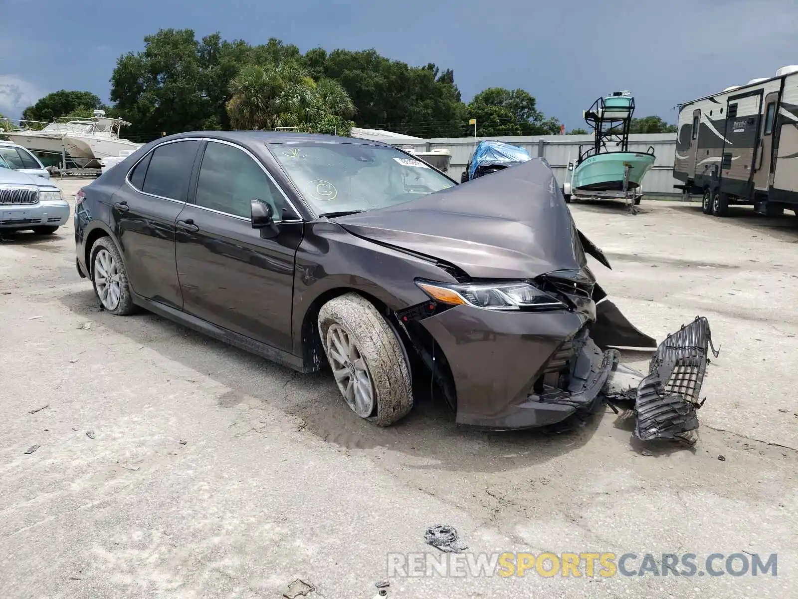 1 Photograph of a damaged car 4T1C11AKXLU865566 TOYOTA CAMRY 2020