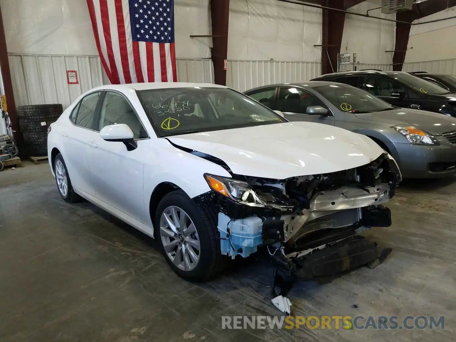 1 Photograph of a damaged car 4T1C11AKXLU871402 TOYOTA CAMRY 2020