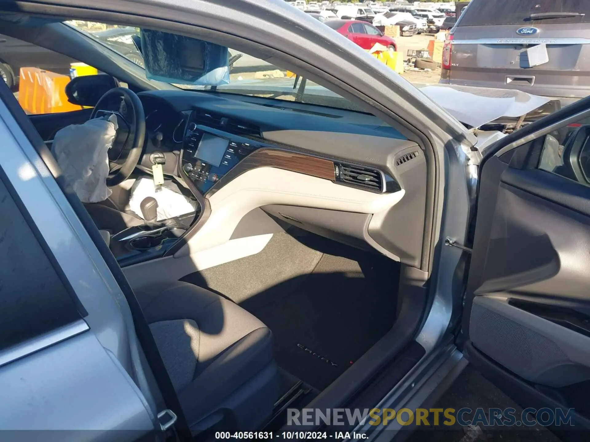 5 Photograph of a damaged car 4T1C11AKXLU877815 TOYOTA CAMRY 2020