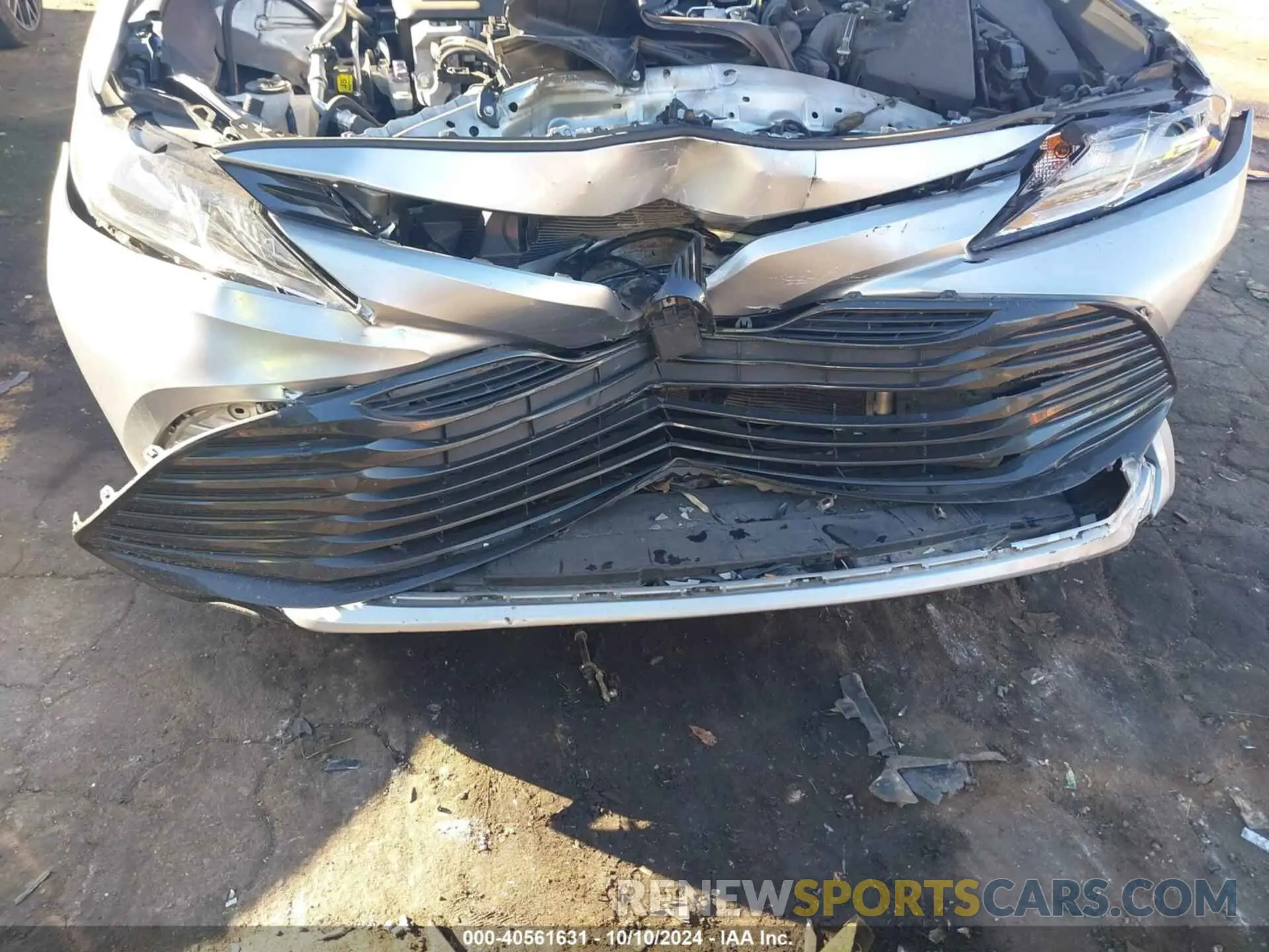 6 Photograph of a damaged car 4T1C11AKXLU877815 TOYOTA CAMRY 2020