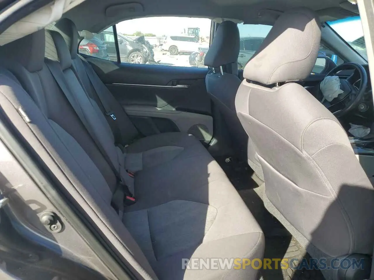 10 Photograph of a damaged car 4T1C11AKXLU881279 TOYOTA CAMRY 2020