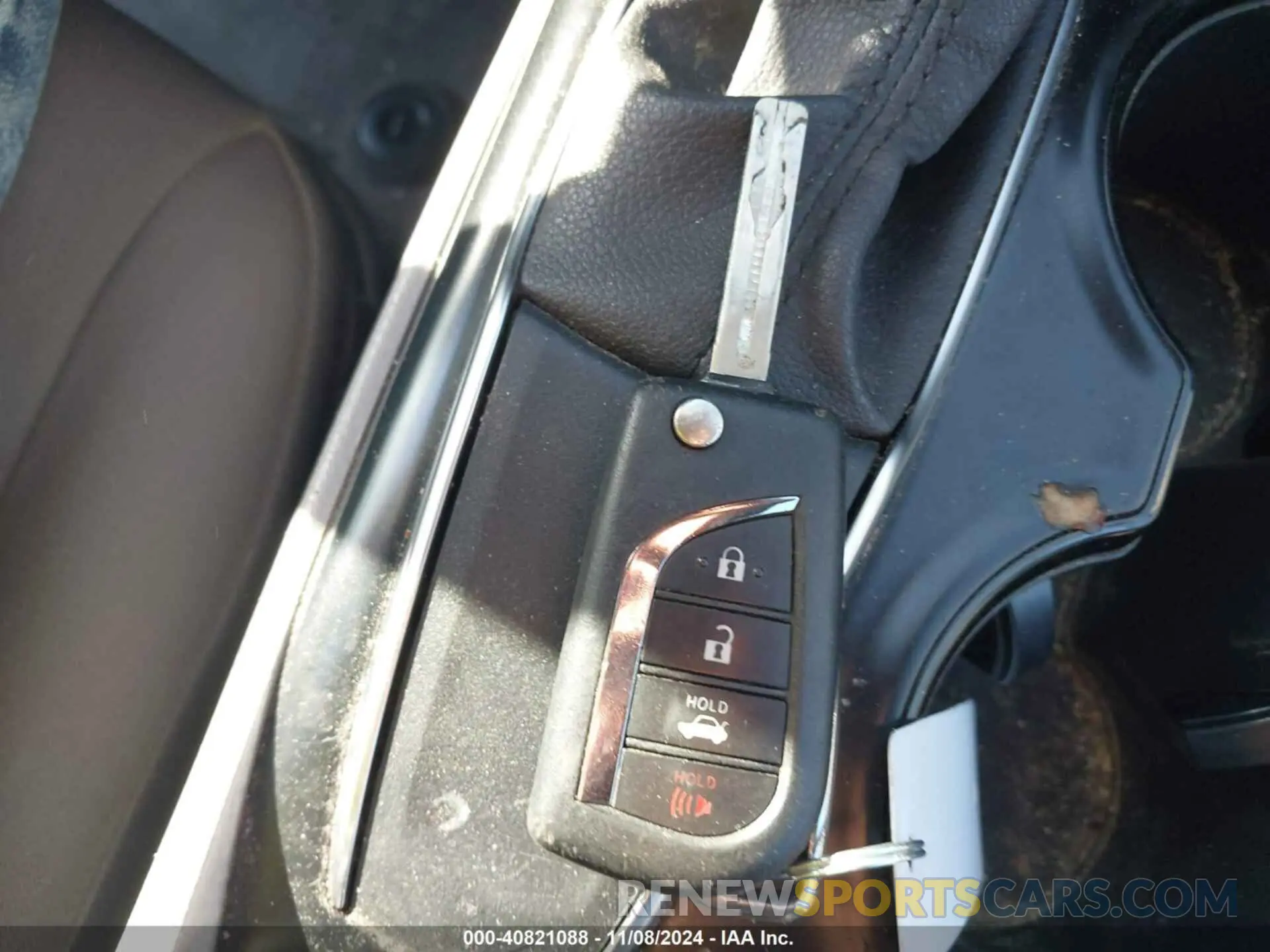11 Photograph of a damaged car 4T1C11AKXLU884764 TOYOTA CAMRY 2020