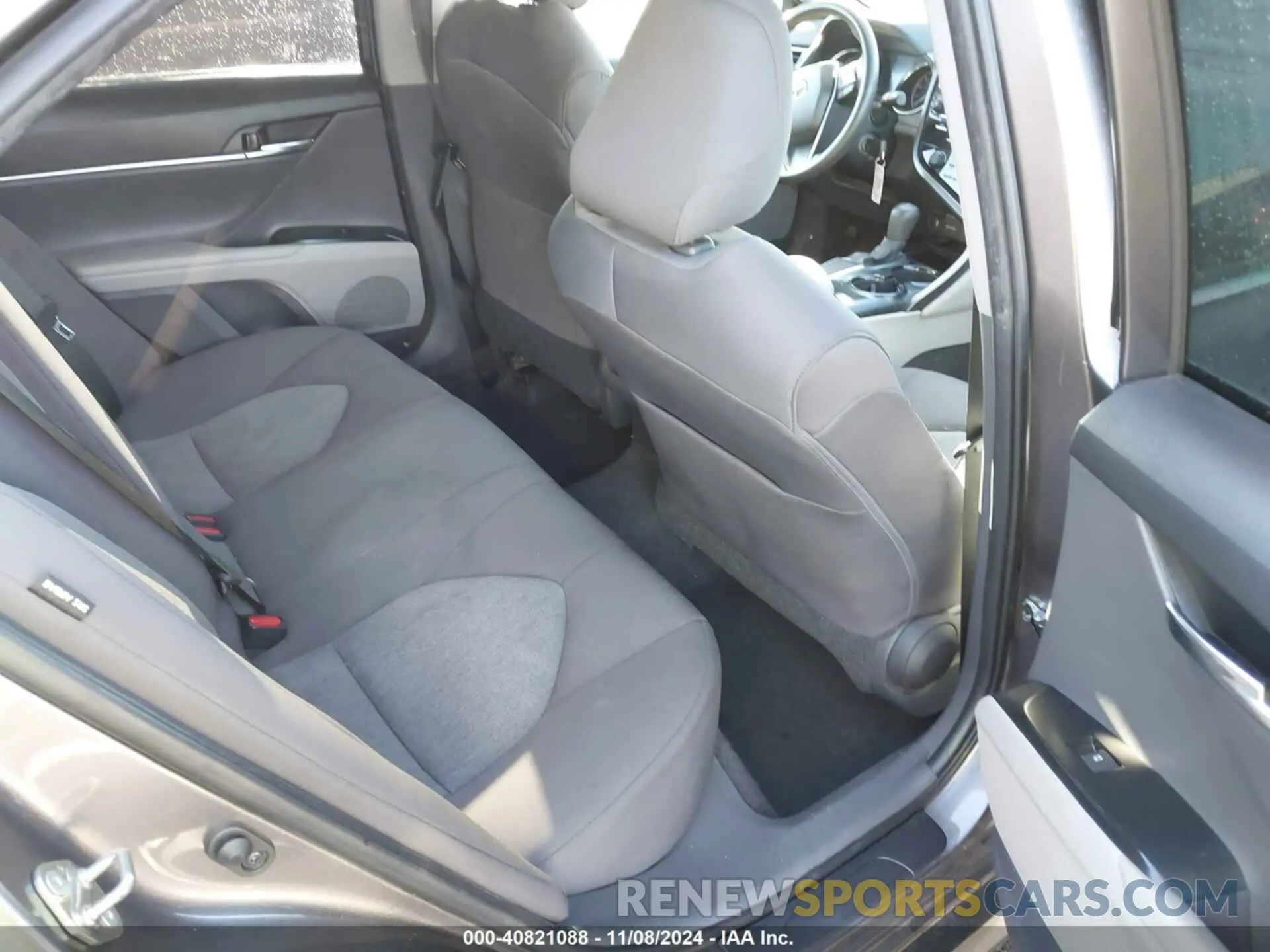 8 Photograph of a damaged car 4T1C11AKXLU884764 TOYOTA CAMRY 2020