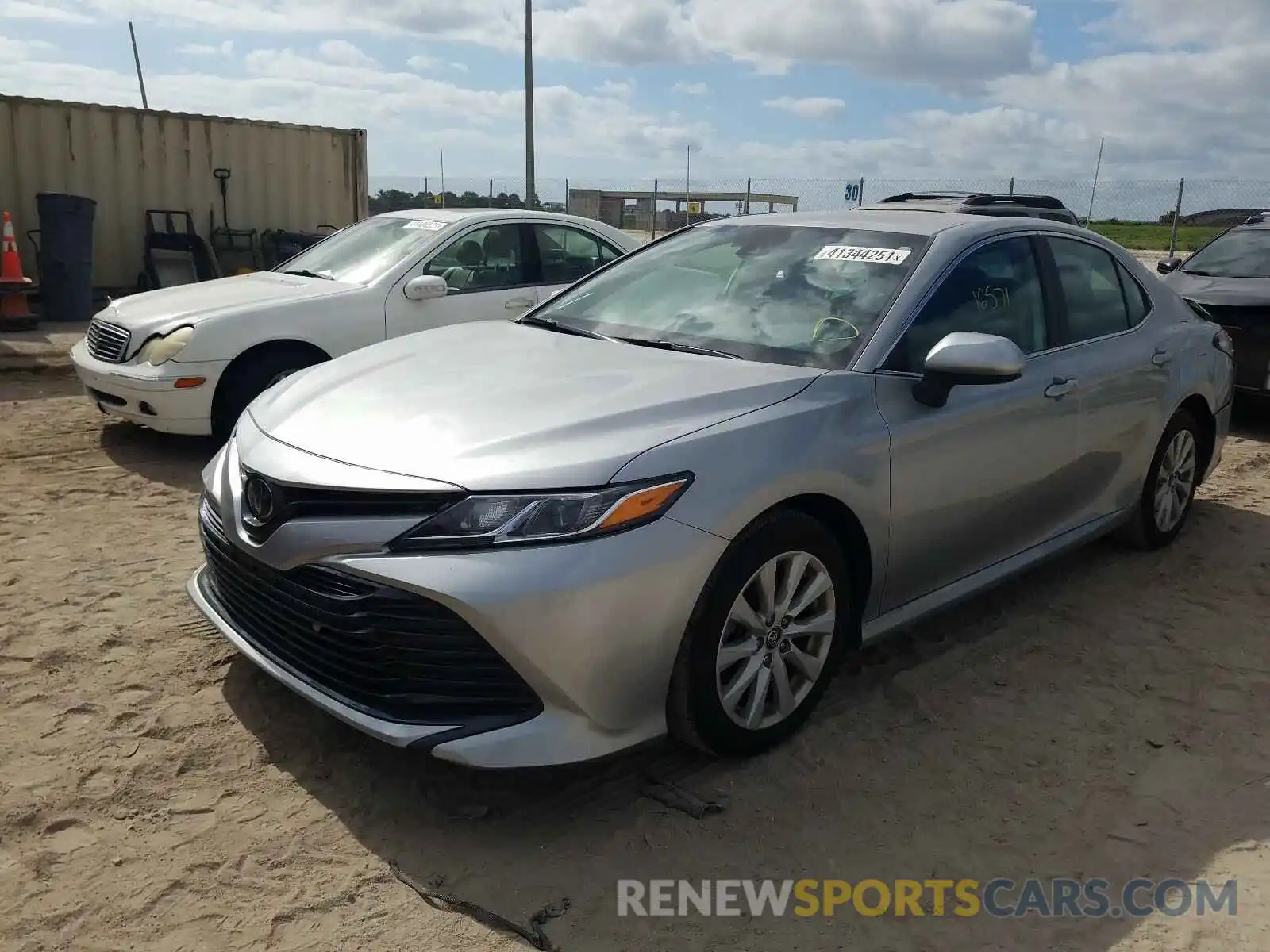 2 Photograph of a damaged car 4T1C11AKXLU900641 TOYOTA CAMRY 2020